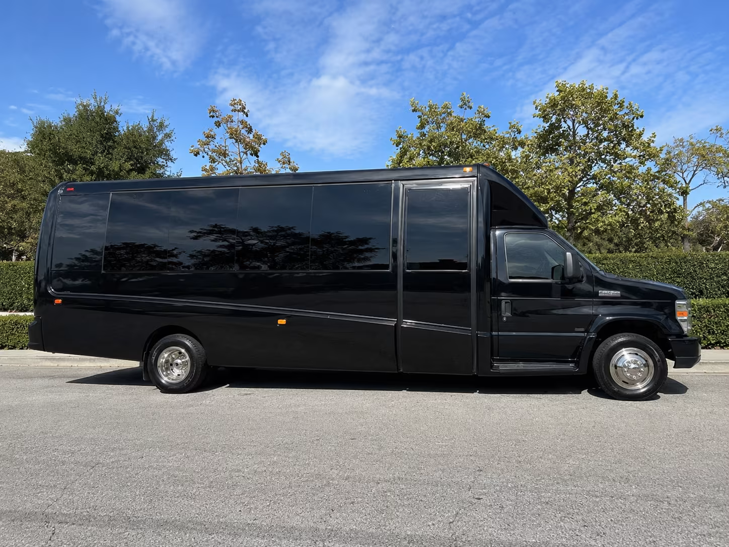 desotocharterbuscompany com connects you to airport shuttle transportation serving desoto