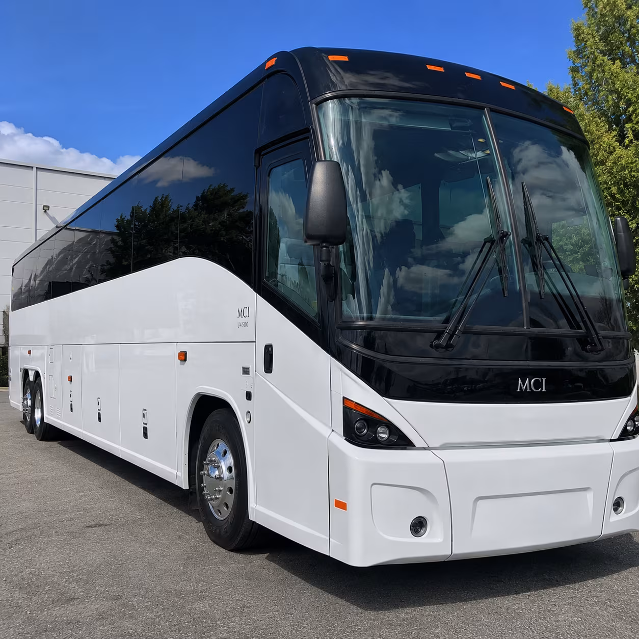 desotocharterbuscompany com is the easiest way to find long distance sporting event bus rentals from desoto