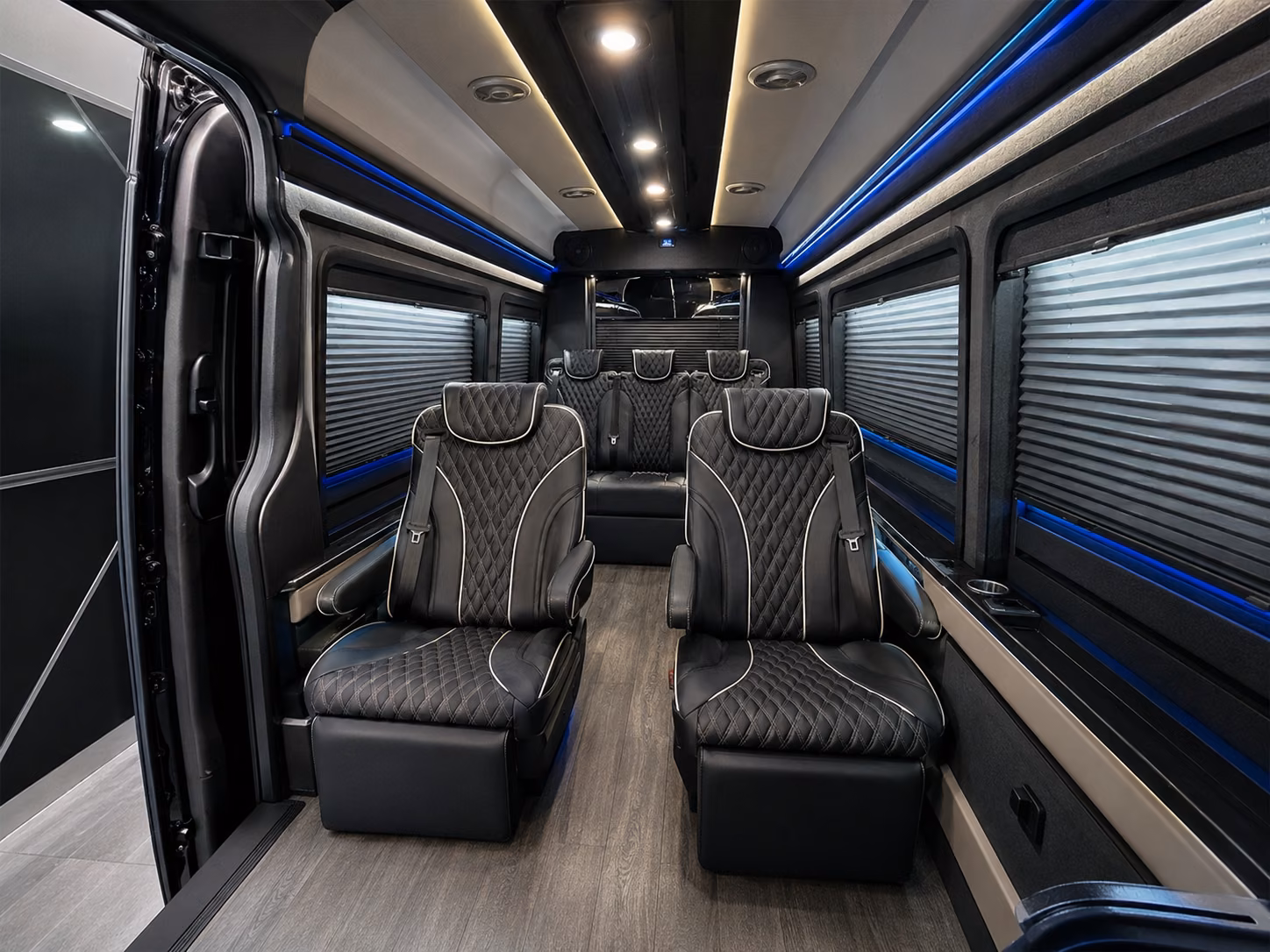 hotel and corporate shuttle runs to dfw and dal